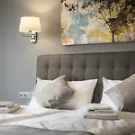 מלון Lindenau 3*